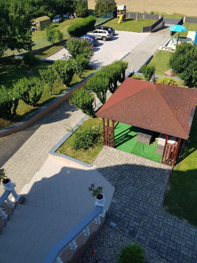 Hibiskus Appartementhaus Cserszegtomaj Exterior foto
